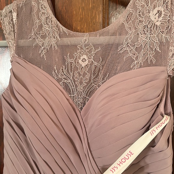 JJ’s House Dusty purple bridesmaid dress, size 4 - Picture 5 of 6